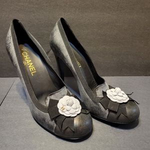 Chanel Camellia Pumps dark grey with white flower size 38 1/2